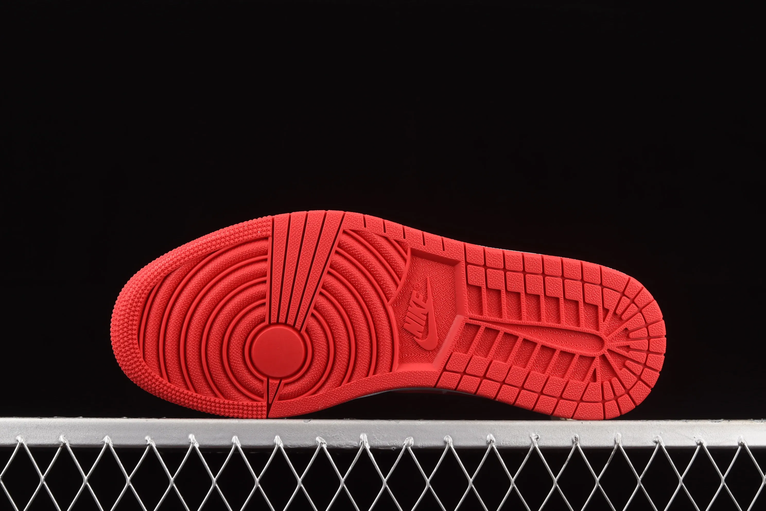 All categories Air Jordan Jordan series basketball shoes Air Jordan 1 Mid Air Jordan 1 Mid AJ1 Joe 1 patent leather color matching mid-top cultural basketball shoes DJ5984-400